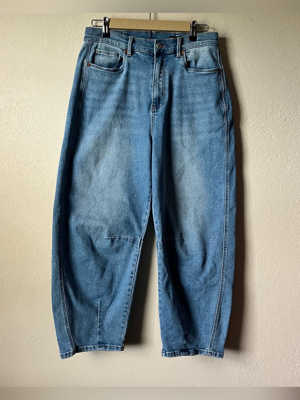 BLANKNYC Light Wash Barrel Jeans - Picture 2 of 7